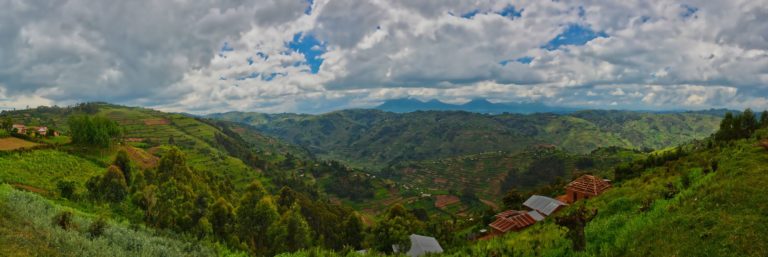 Uganda Blick in die Berge