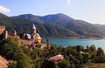 ananuri-kloster-georgien-armenien-meineweltreisen